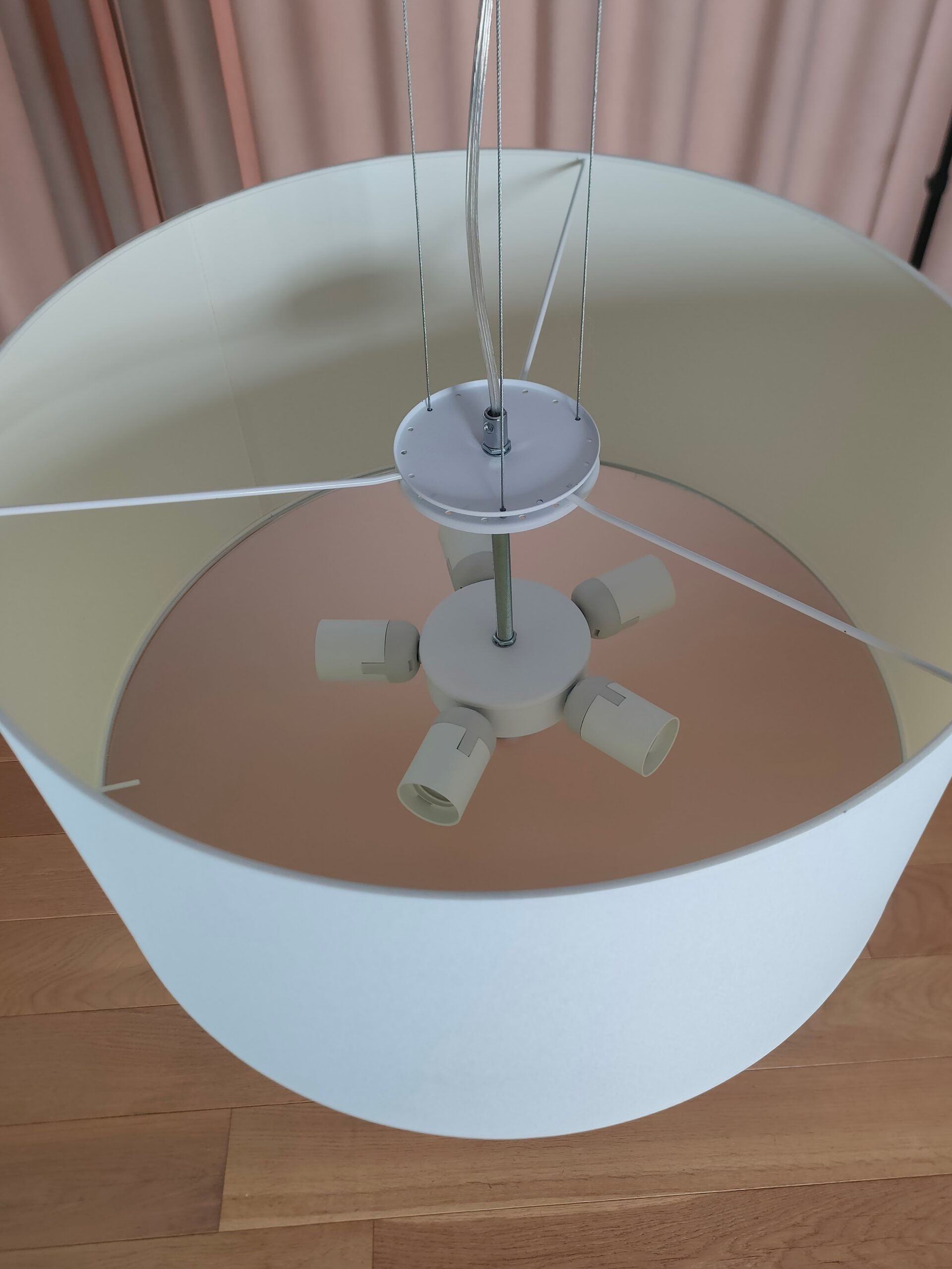 Lampa wisząca VEGA śnieżno biała